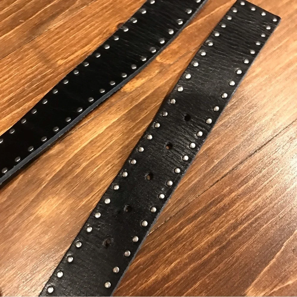 ▪️Silver Studded Leather Belt and Buckle